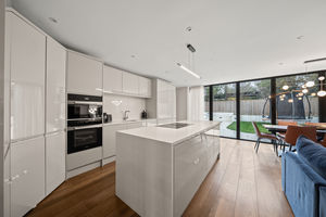 Photo 15- click for photo gallery